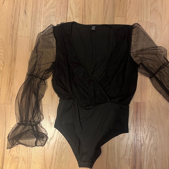 NWOT Beautiful bodysuit - Picture 6 of 6